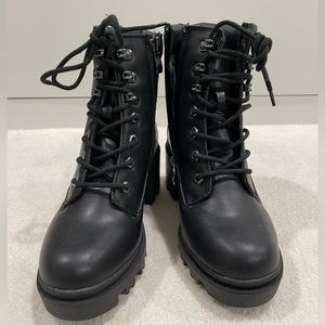 Madden Girl combat boots size 7 (NEW, NEVER WORN)